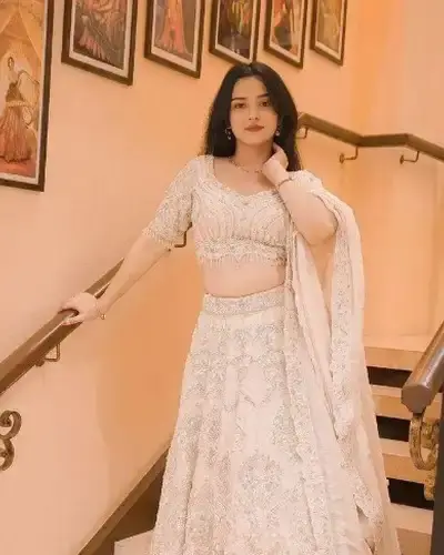 Escort Rasra